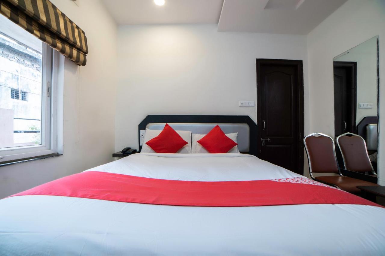 Oyo 66316 Highway Grand Residency Hotel 3*