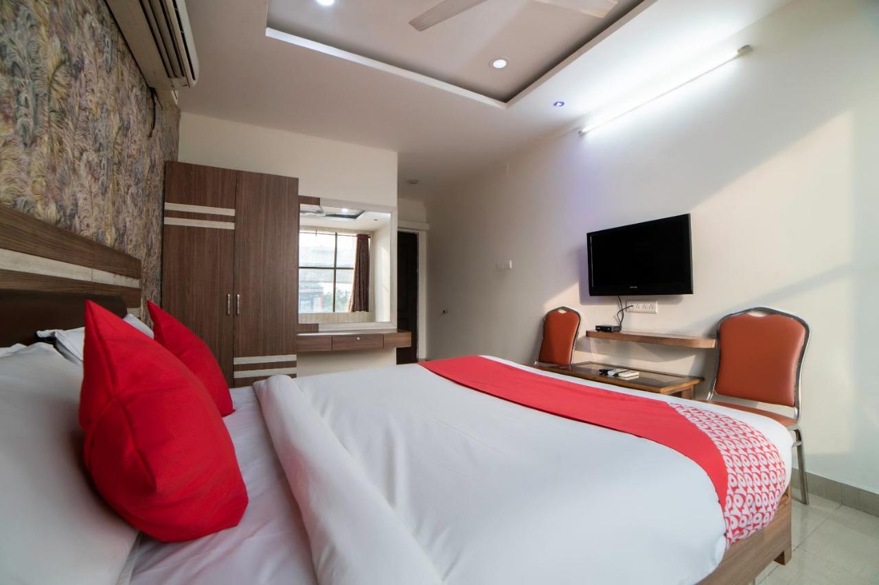 Oyo 66316 Highway Grand Residency